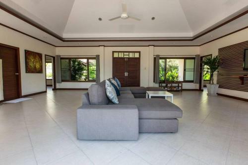 Family 3 Bedrooms Villa With Sea View