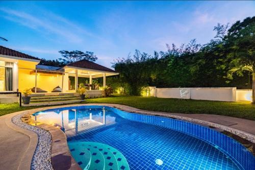 4 Bedrooms Villa With Swimming Pool And Pool Table