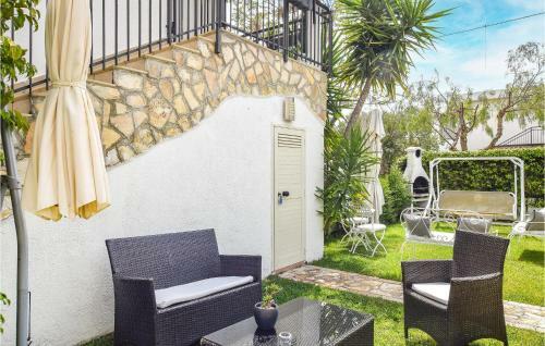 Stunning Apartment In Botricello With 1 Bedrooms