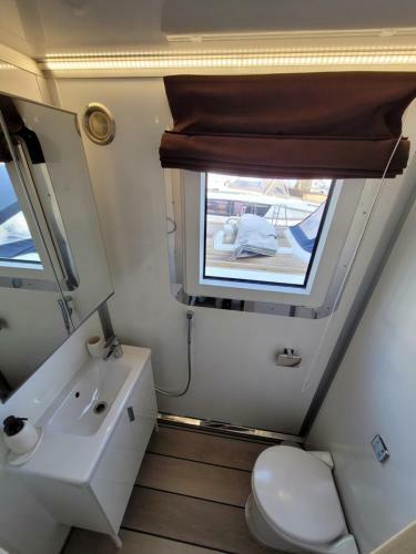 Houseboat Aurora