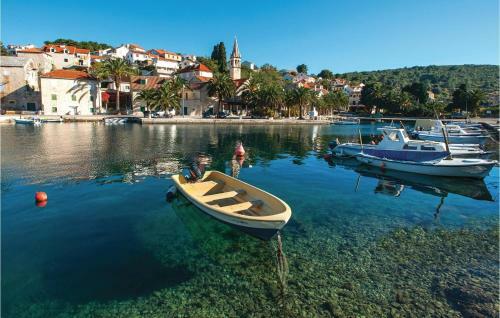 Stunning Apartment In Splitska W/ 1 Bedrooms