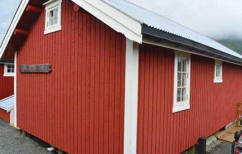 Two-bedroom Holiday Home In Sorvagen
