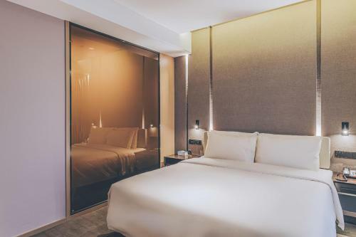 Atour Hotel Shaoxing Shangyu E-travel Town