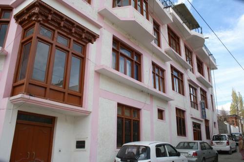 Hotel Khan Manzil