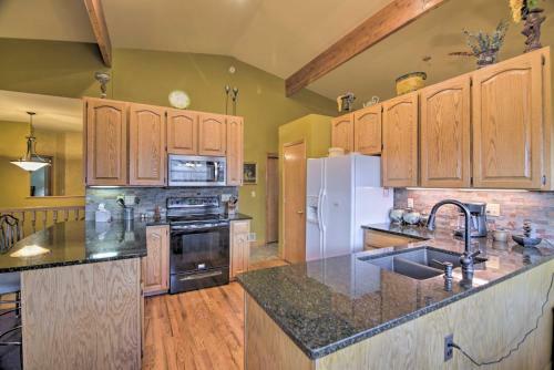Charming Home With Yard About 12 Mi To Fort Collins