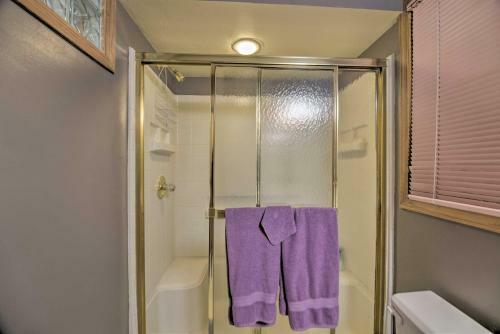 Charming Home With Yard About 12 Mi To Fort Collins
