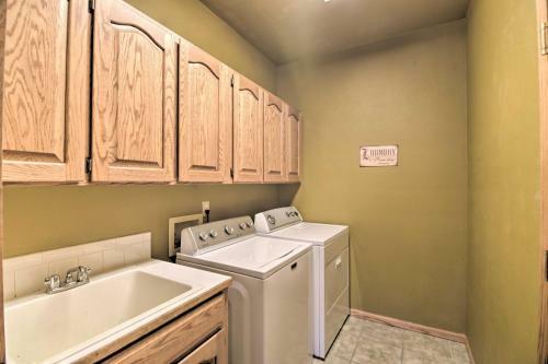 Charming Home With Yard About 12 Mi To Fort Collins