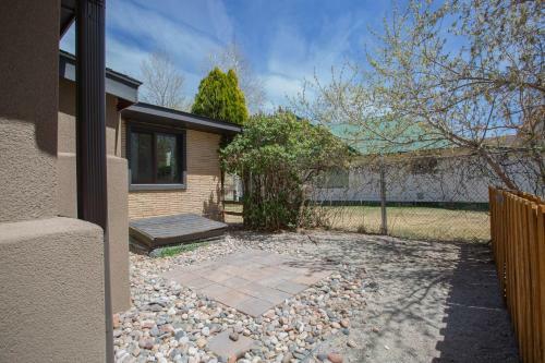Spacious 4 Bedroom House Close To Everything!