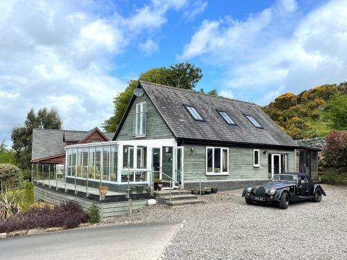 Pass The Keys Beautiful 2br House With Outstanding Views
