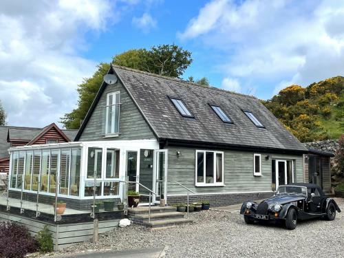 Pass The Keys Beautiful 2br House With Outstanding Views
