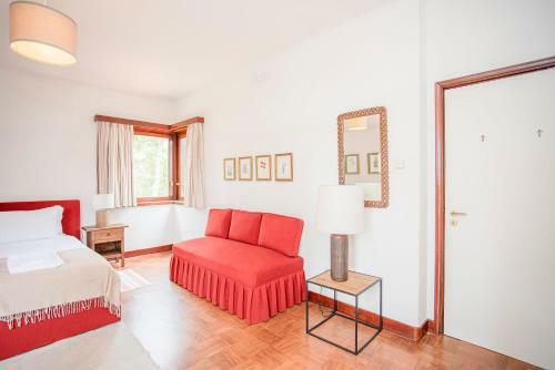 Liiiving In Moledo - Beach & Garden Villa