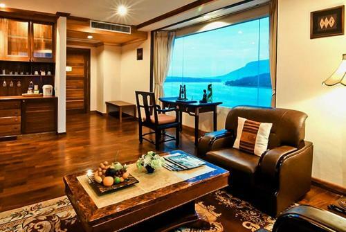 Champasak Grand Hotel