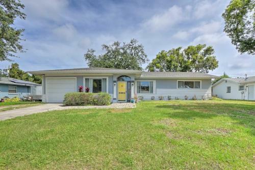 Sunny Clearwater Home - 5 Mi To Beach And Park!