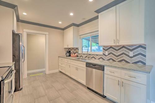 Sunny Clearwater Home - 5 Mi To Beach And Park!