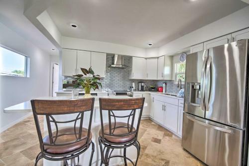 Newly Remodeled Gem On Homosassa River Canal!