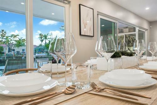 Palisades By Jadoreluxe L Oasis Pool And Waterview