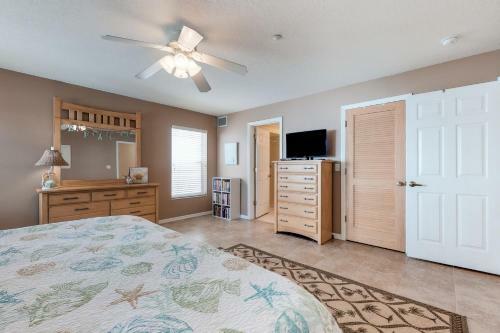 Captain's Cove 402