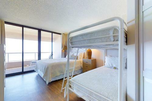 Crescent Beach Club II 6f