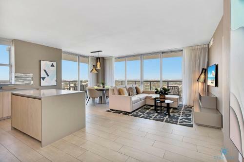 5 Amenities 22 High Floor With Stunning Views Infinity Edge Pool