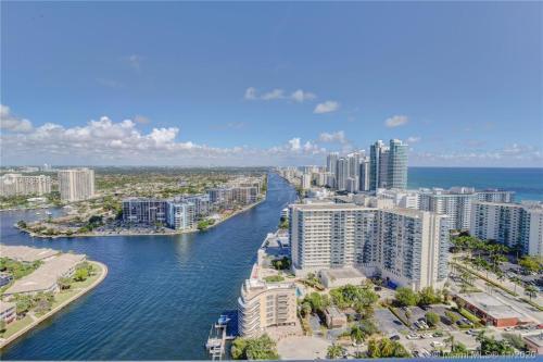 5 Amenities 2 2 High Floor With Stunning Views Infinity Edge Pool