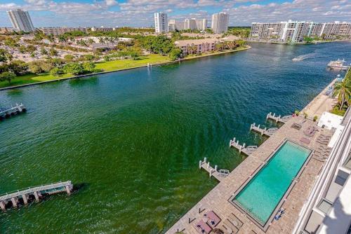 5 Amenities 2 2 High Floor With Stunning Views Infinity Edge Pool
