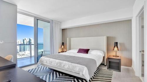 5 Amenities 2 2 High Floor With Stunning Views Infinity Edge Pool