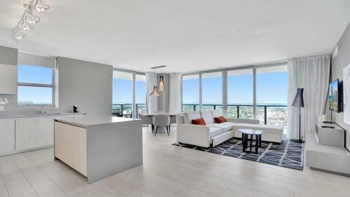 5 Amenities 2 2 High Floor With Stunning Views Infinity Edge Pool