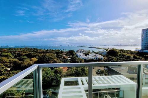 Apartamento Design District Oasis With Bay View - Cielo Stays