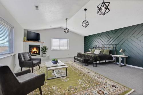 Treasure Valley?s Massive Gathering Home With Ballroom Sleeps 32