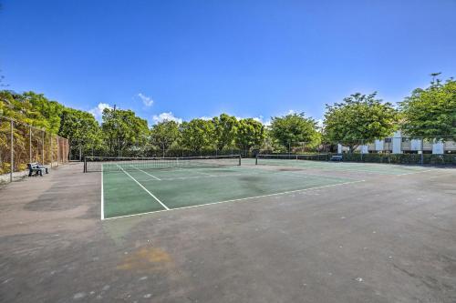 Apartamento Coastal Condo With Pool Access Less Than 1 Mi To Beach!
