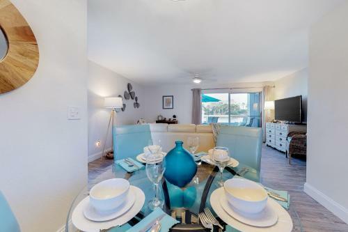 Madeira Beach Yacht Club 329b