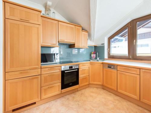 Spectacular Apartment In L�ngenfeld With 3 Balconies