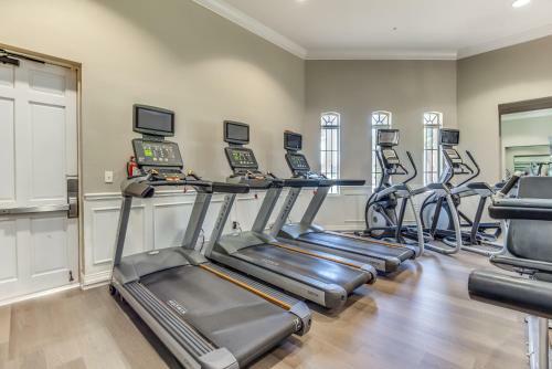 Updated Vista Cay Townhome, 10 Min From Universal