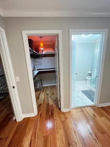 Atlanta Unit 2 Weekend Getaway Private Bedroom 2 With Private Bathroom