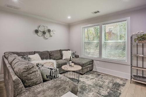Updated Atlanta Home With Yard, Patio And Grill!