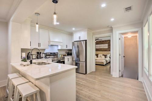 Updated Atlanta Home With Yard, Patio And Grill!