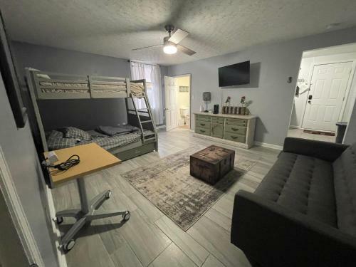 Apartamento Cozy State Arsenal, Kitchen And Laundry Included