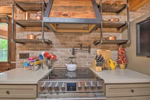 Rural Dallas Gem With Hot Tub, Sauna And Fire Pit