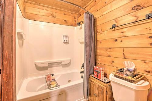 Rural Dallas Gem With Hot Tub, Sauna And Fire Pit