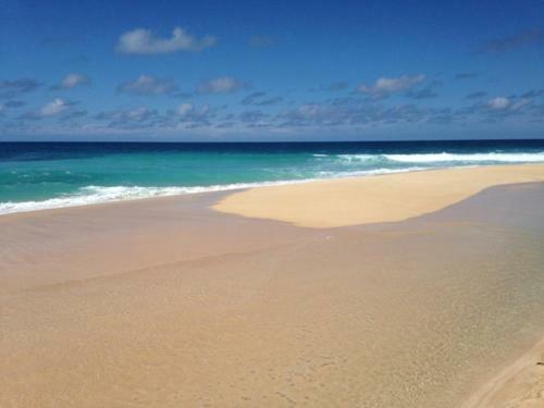 Waimea Point Oceanfront House - (with Air Conditioning)