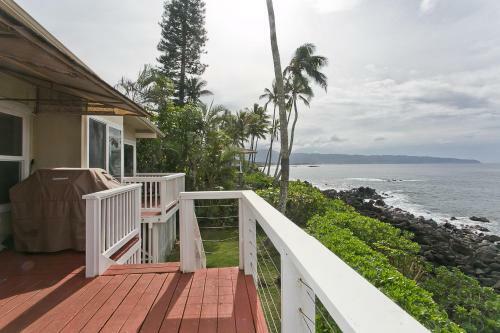 Waimea Point Oceanfront House - (with Air Conditioning)