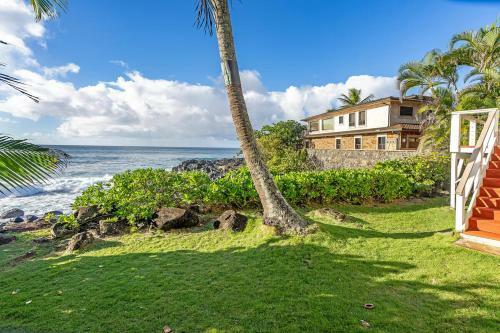 Waimea Point Oceanfront House - (with Air Conditioning)