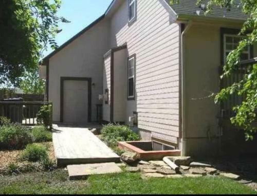 Wow! Spacious Retreat & Amazing Yard 2400+4bd/3bth