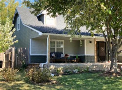 Wow! Spacious Retreat & Amazing Yard 2400+4bd/3bth