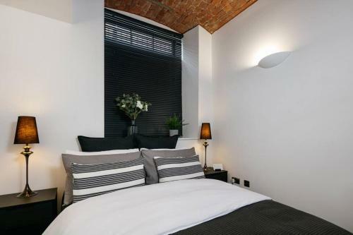 Manchester Warehouse Apartment By Jacksonheim Residences