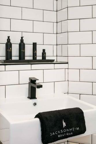 Manchester Warehouse Apartment By Jacksonheim Residences