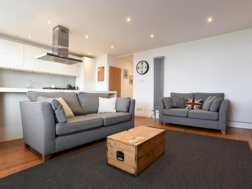 Pass The Keys Modern Seafront Apartment With Great Views Sleeps 4