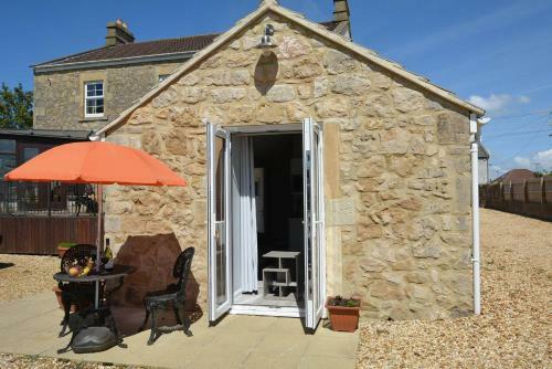 Stylish Ground Floor Conversion Near Bath And Priston With Outstanding Views