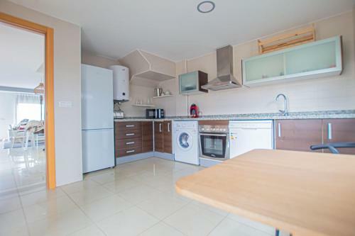 Agradable Casa Pareada En Miramar, Cerca Del Mar