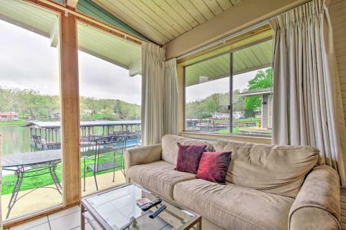 Lakefront Resort Cottage With Patio And Grill!